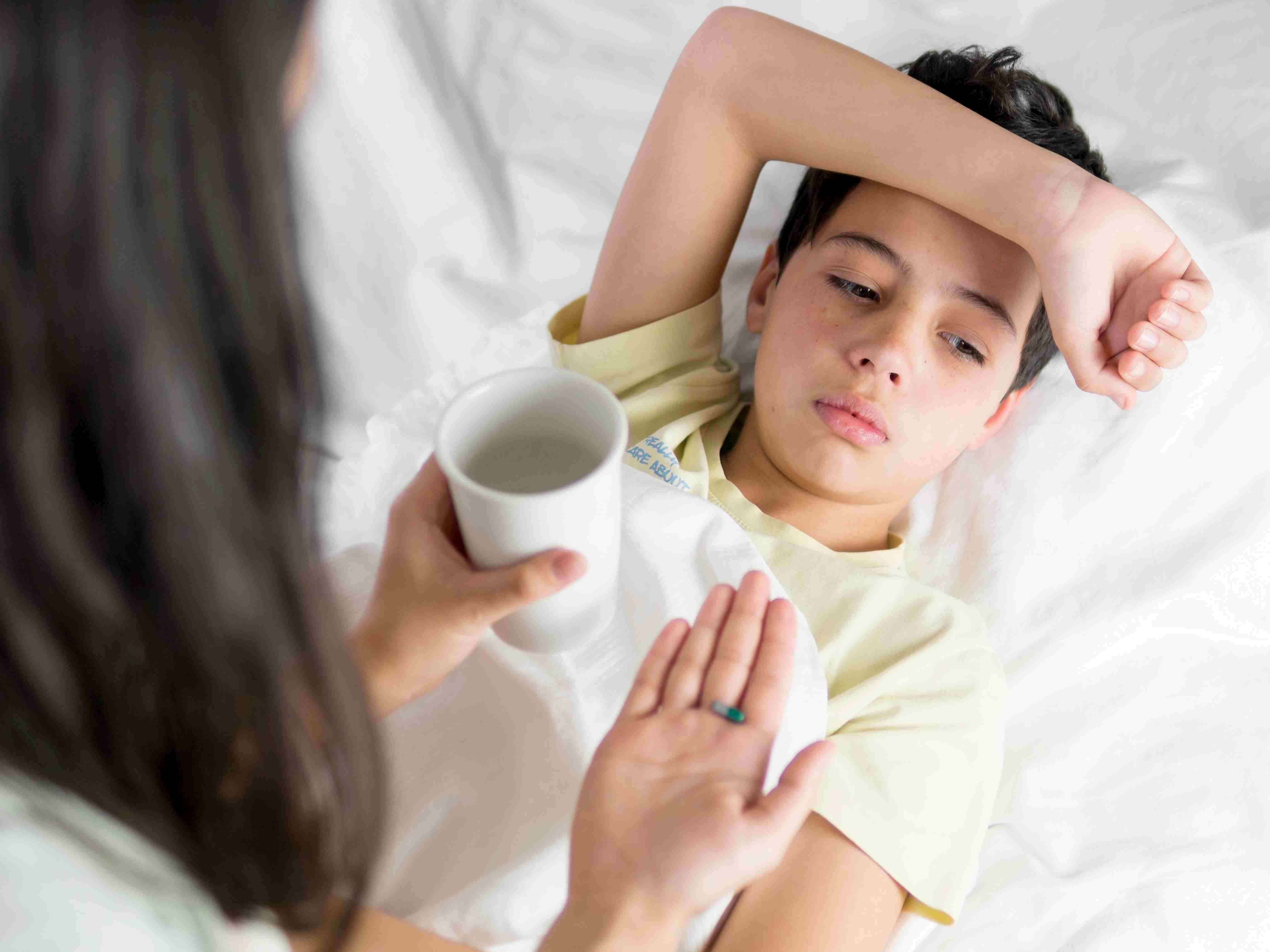 6 Obat Muntah Anak yang Ampuh - Medikacare