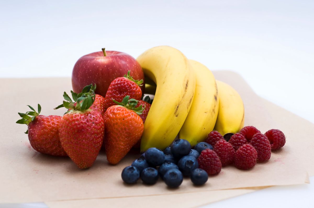 6 Makanan Ini Ampuh Tingkatkan Kesuburan Pria dari Tomat hingga Pisang - Medikacare