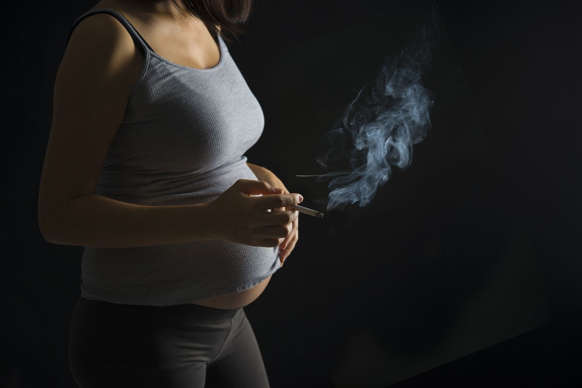 7 Dampak Buruk Asap Rokok untuk Ibu Hamil - Medikacare