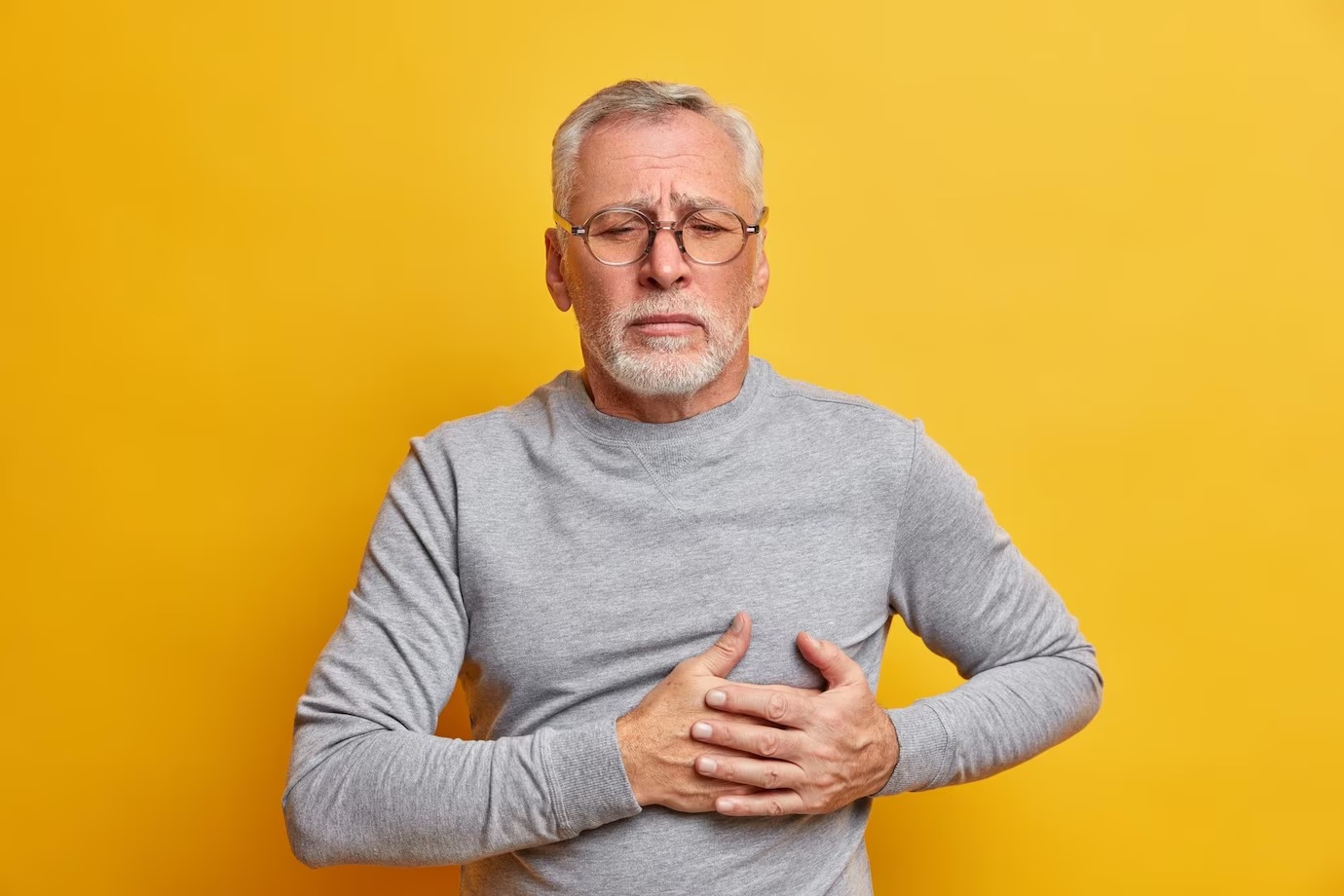 Apakah perut buncit memiliki hubungan dengan kolestrol ? - Medikacare