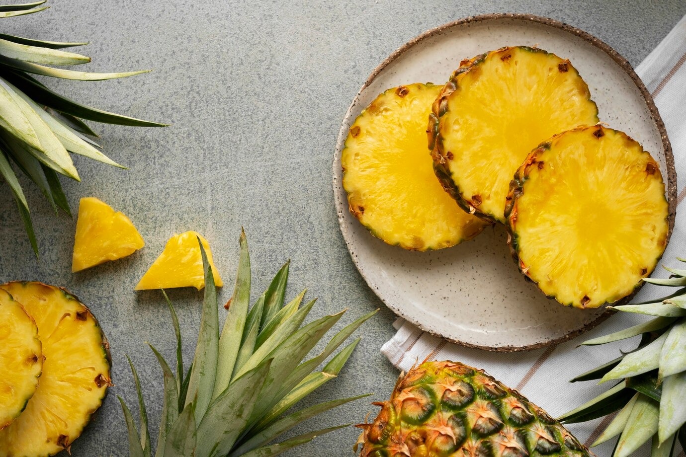 Bolehkah Ibu Menyusui Mengonsumi Buah Nanas ? - Medikacare