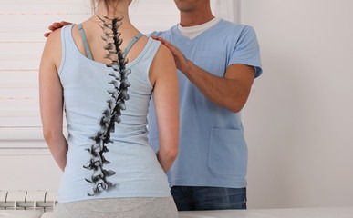 Cara Mengatasi Skoliosis pada Ibu Hamil - Medikacare