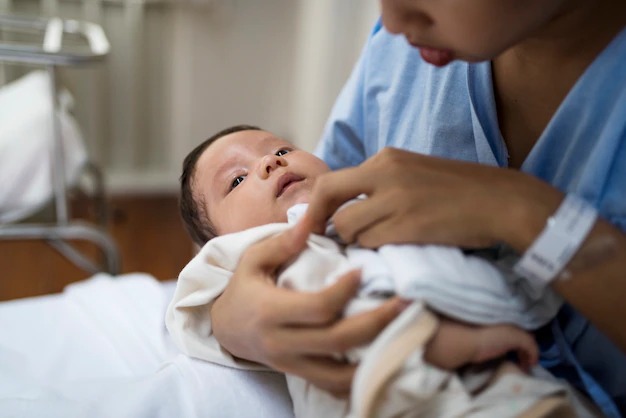 Cara memeriksa fungsi pendengaran pada bayi dan anak - Medikacare