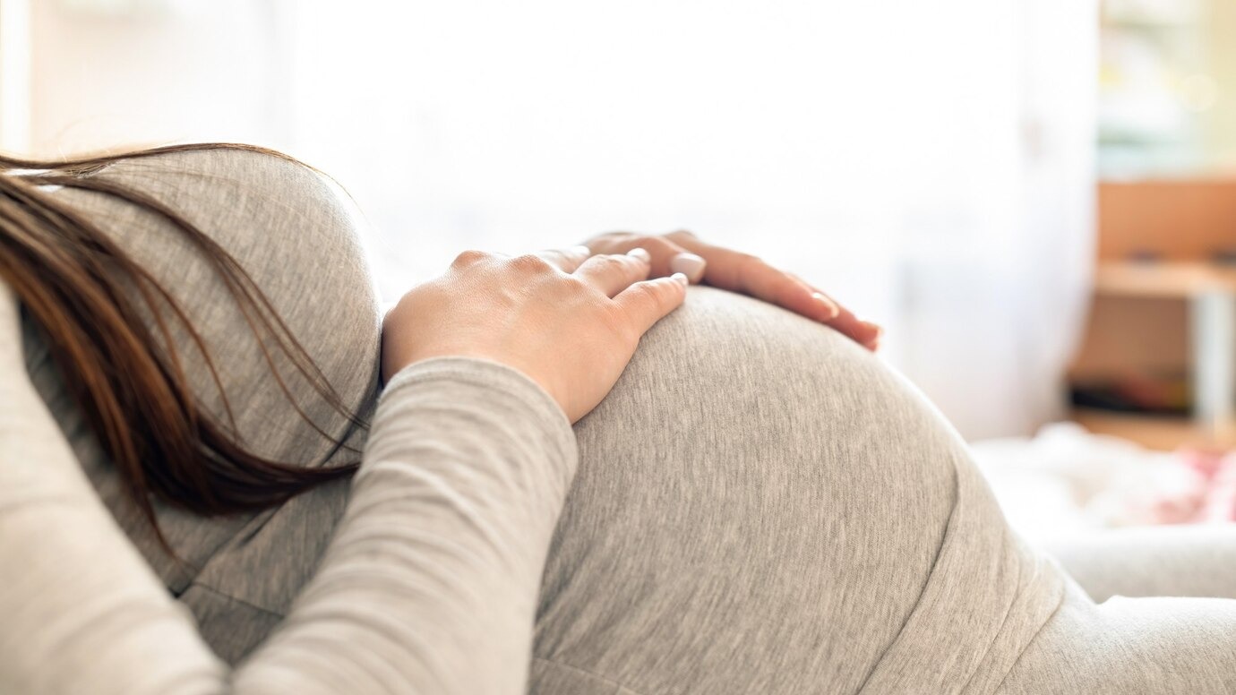 Fakta Di Balik Mitos Ibu Hamil Muda - Medikacare