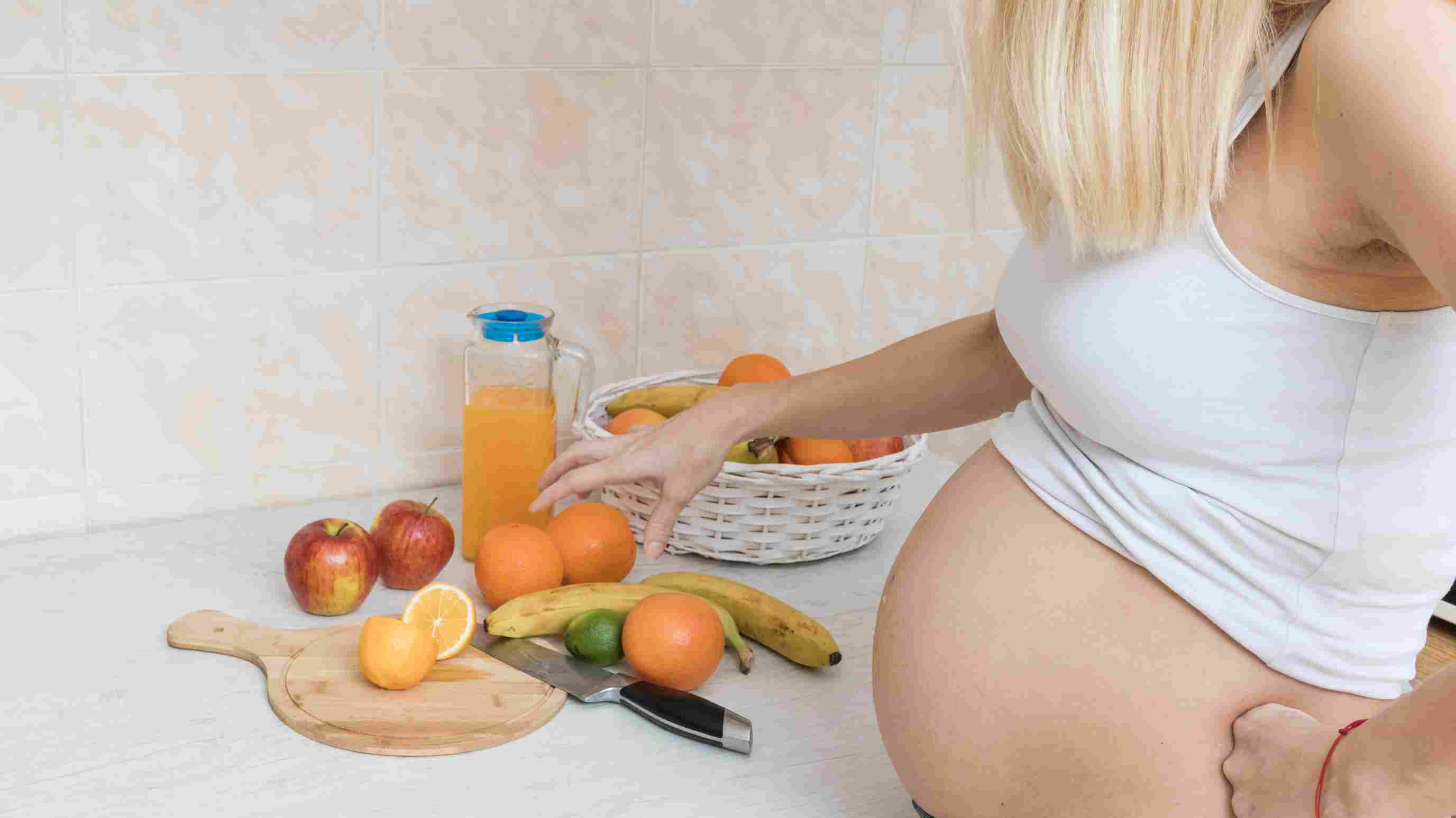 Inilah 5 Buah Penghilang Mual Saat Hamil yang Jarang Diketahui Oleh Ibu Hamil - Medikacare