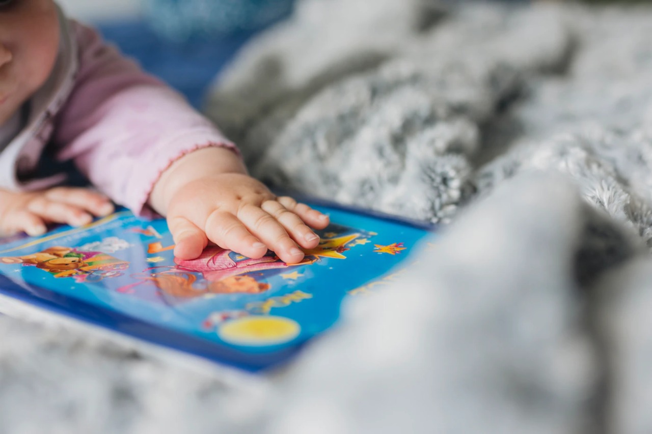 Mainan yang cocok untuk bayi dibawah 6 bulan - Medikacare
