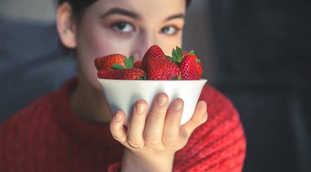 Manfaat Buah Strawberry untuk Kulit - Medikacare