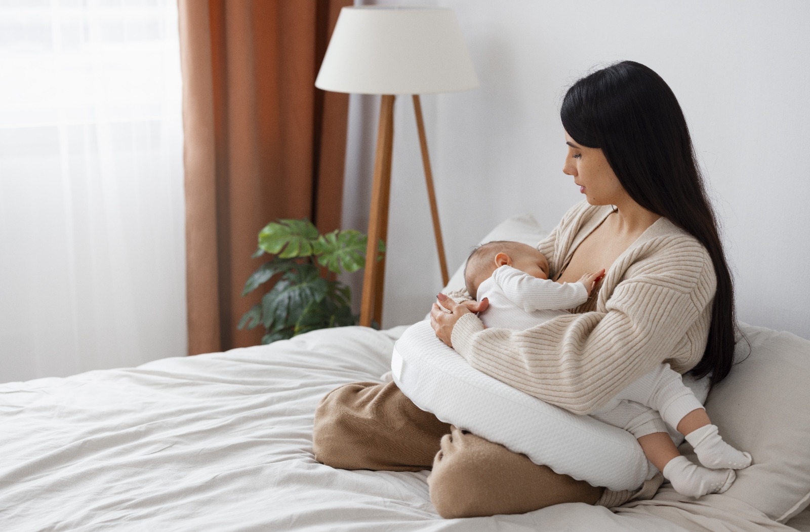 Sering Menyusui bisa bikin ASI Sedikit? Mitos atau Fakta Ya? - Medikacare