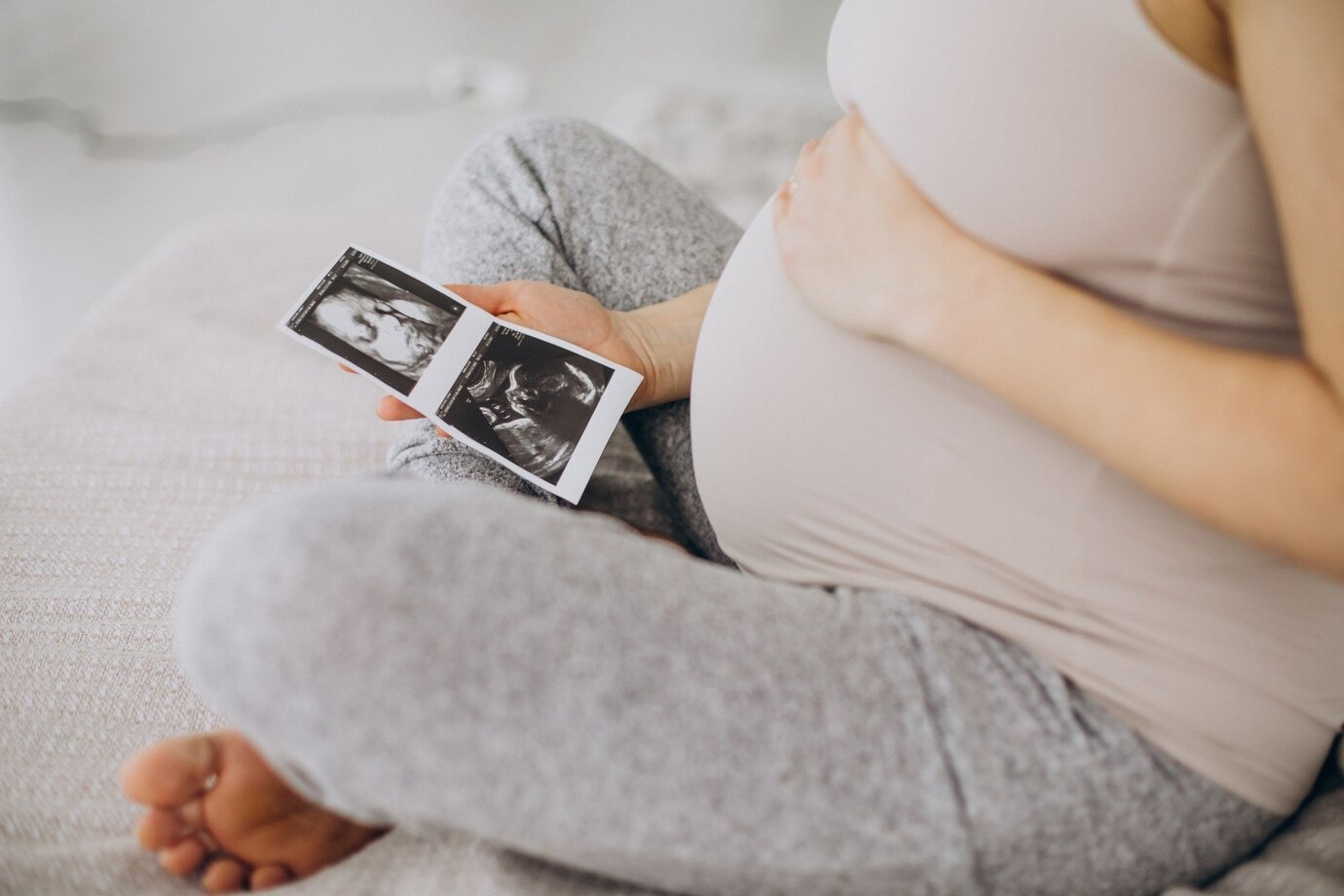 Tips Menjaga Kesehatan Kehamilan Saat Trimester Pertama - Medikacare