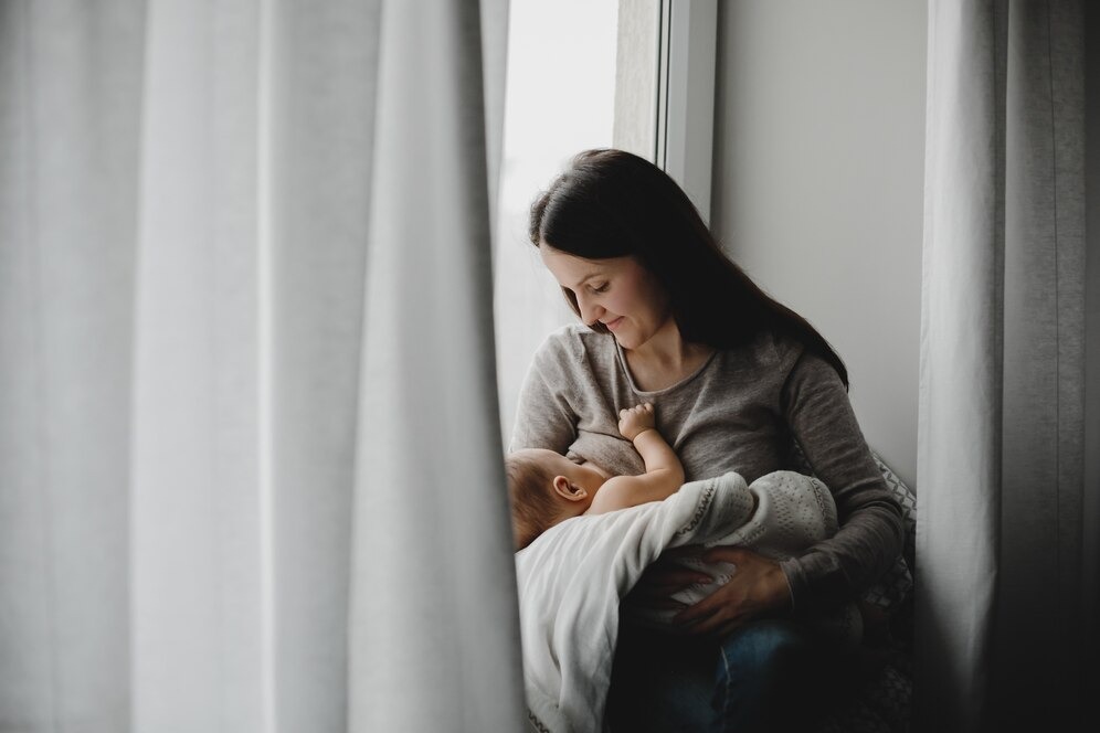 Tips Menyimpan ASI yang Benar Ketika Bunda Bekerja - Medikacare