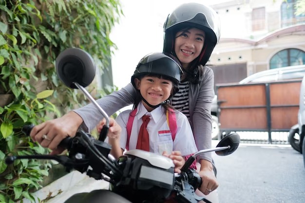 Tips Naik Motor yang Aman ketika Hamil - Medikacare