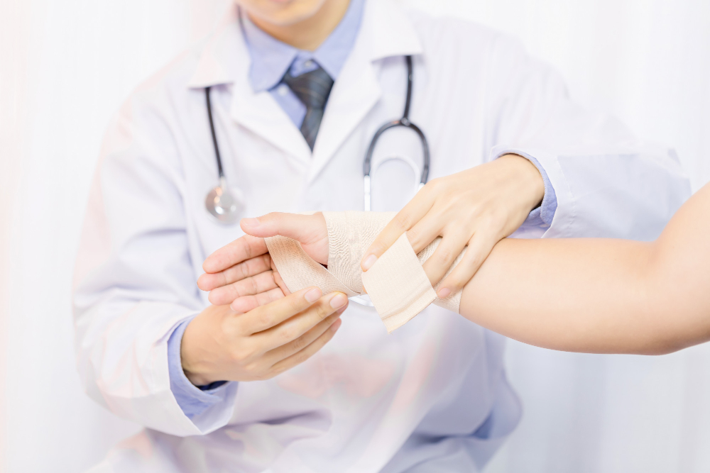 Tips merawat luka jahitan agar tidak berbekas - Medikacare