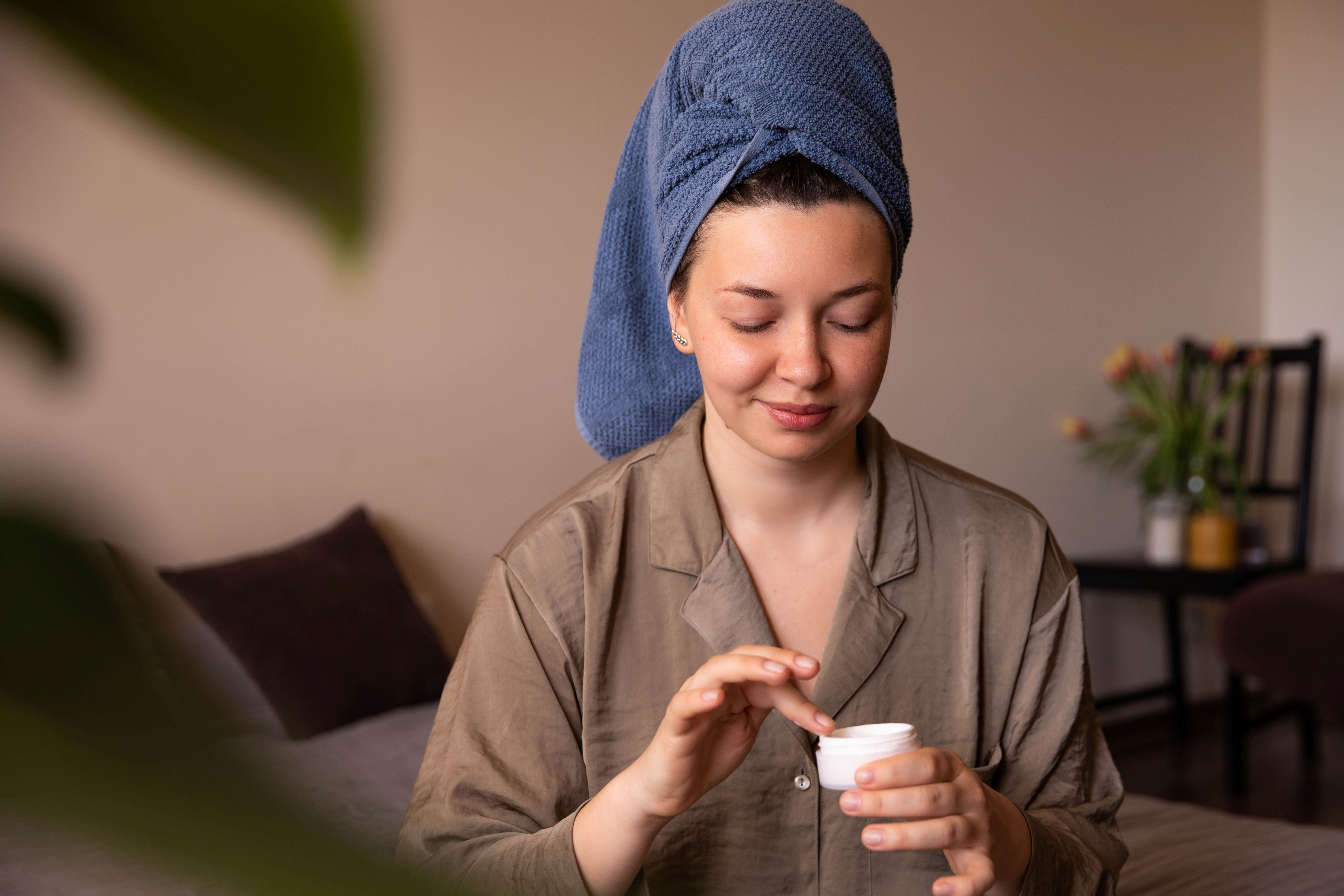 Mitos dan fakta penggunaan skincare - Medikacare