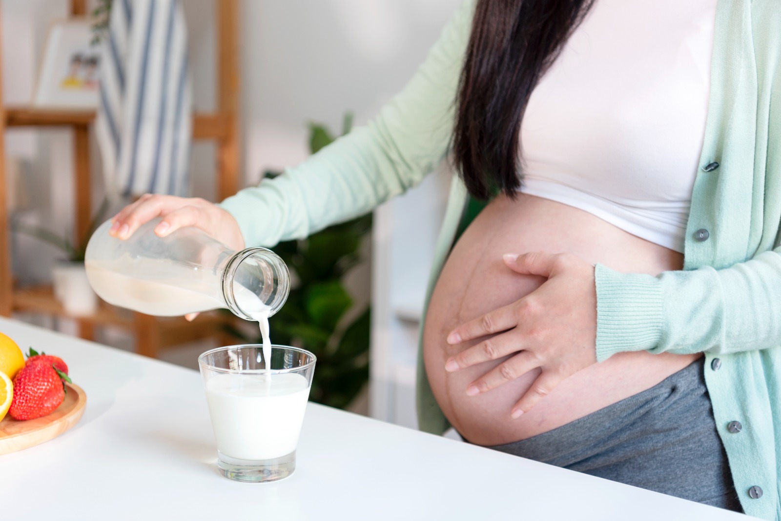 Ketahui Manfaat Susu Ibu Hamil - Medikacare
