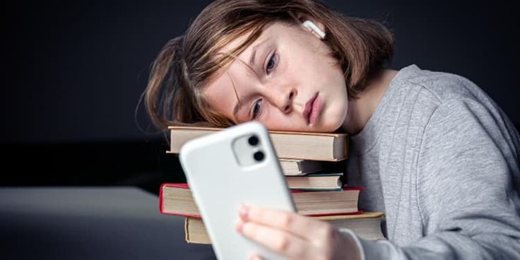 Ini 7 Cara Menghilangkan Pusing Akibat Terlalu Lama Main HP dan Gadget