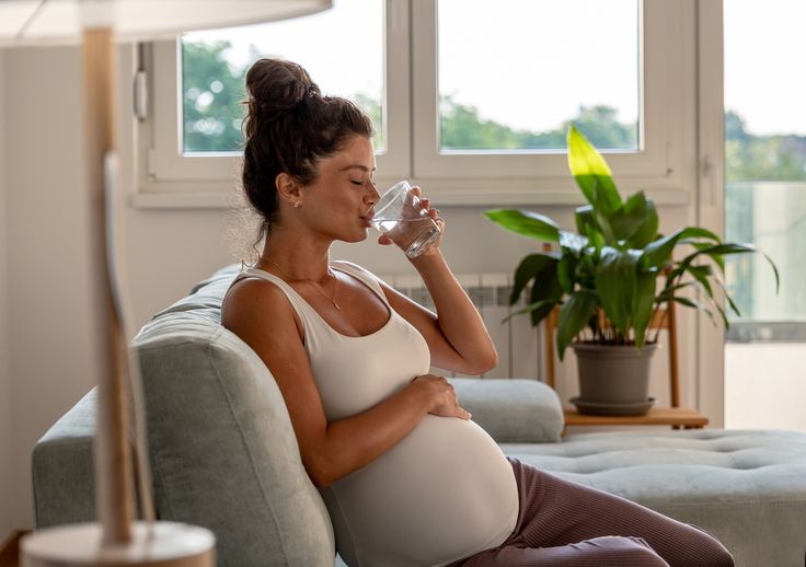 Ini 7 Minuman Rendah Gula yang Aman Dikonsumsi Selama Kehamilan - Medikacare